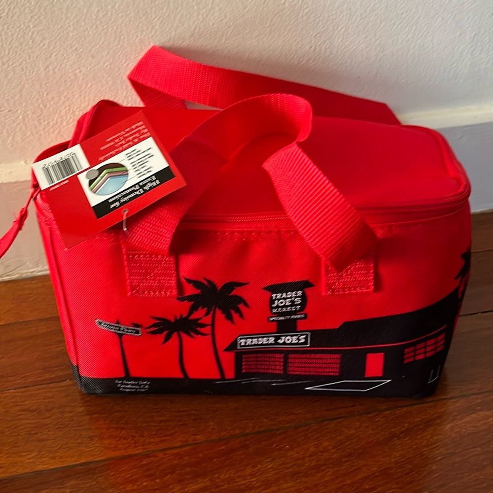 NWT limited edition red Trader Joe’s mini cooler bag! NLA in stores!